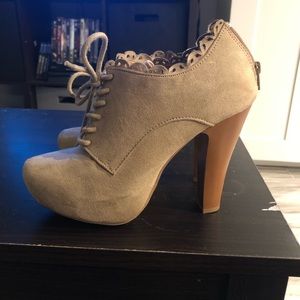 Tan Booties w laced ruffles